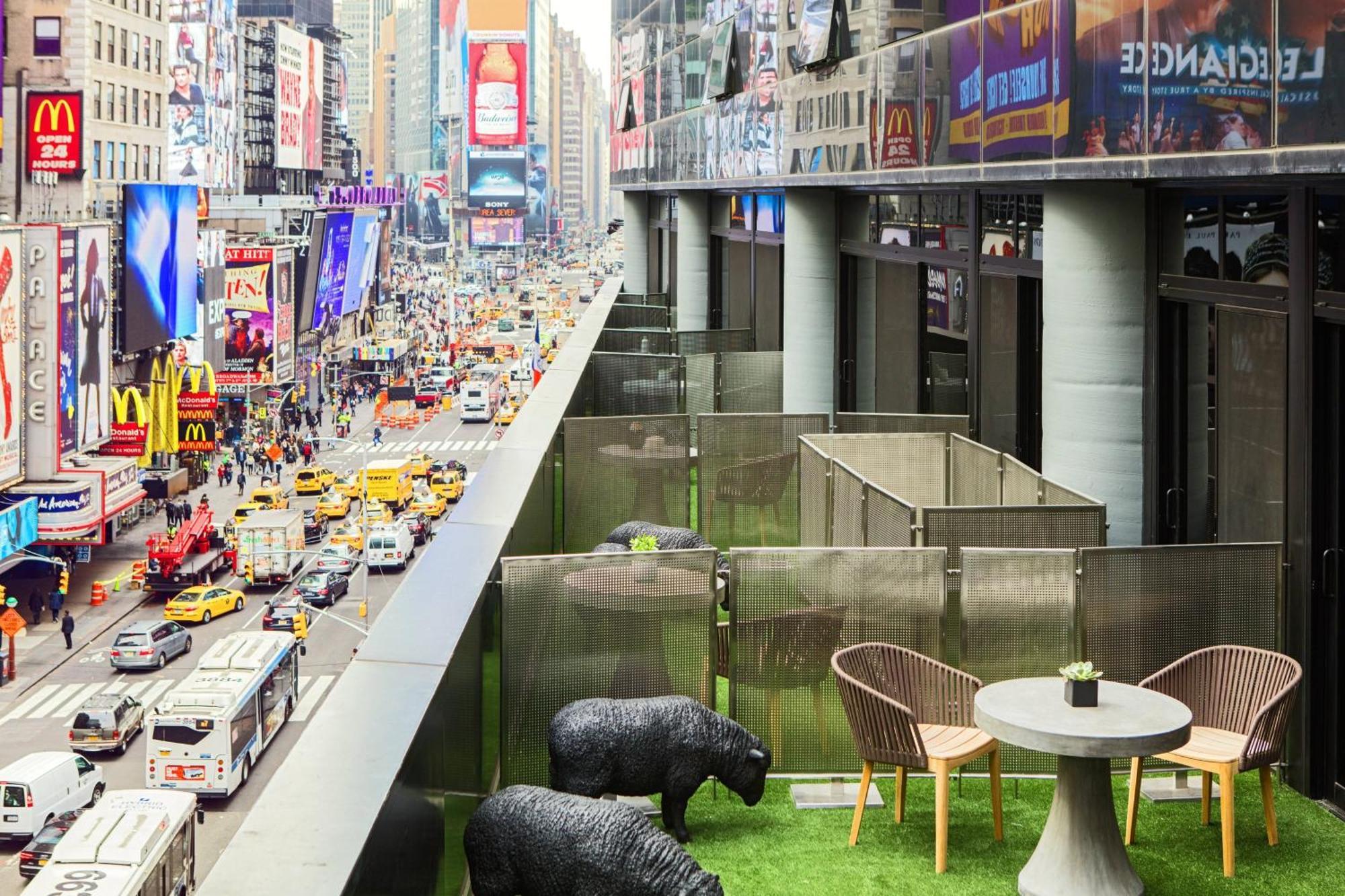 Renaissance New York Times Square By Marriott Hotel Exterior photo