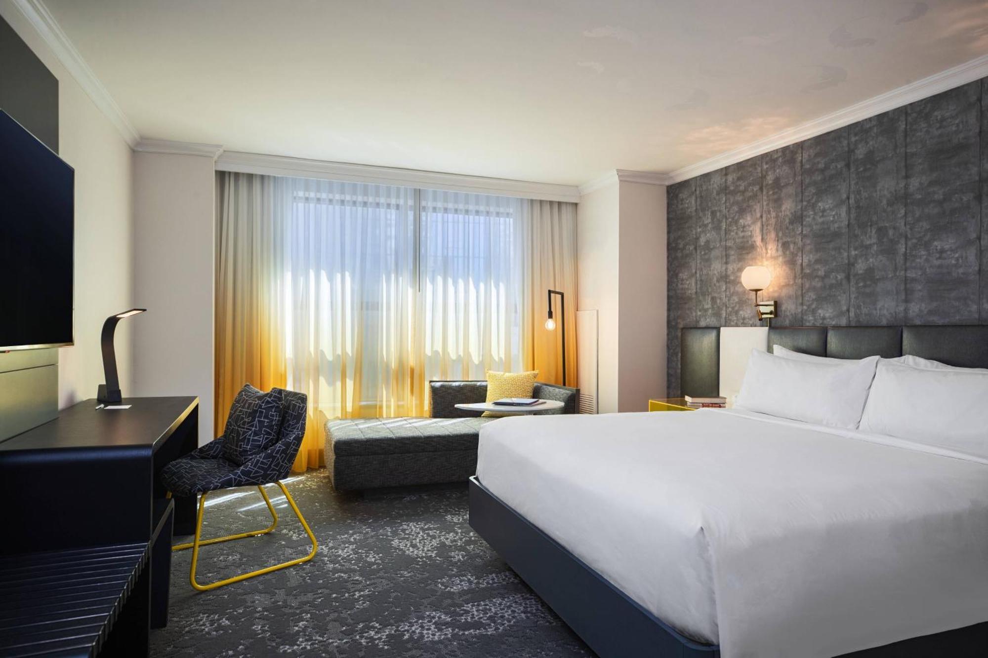 Renaissance New York Times Square By Marriott Hotel Exterior photo