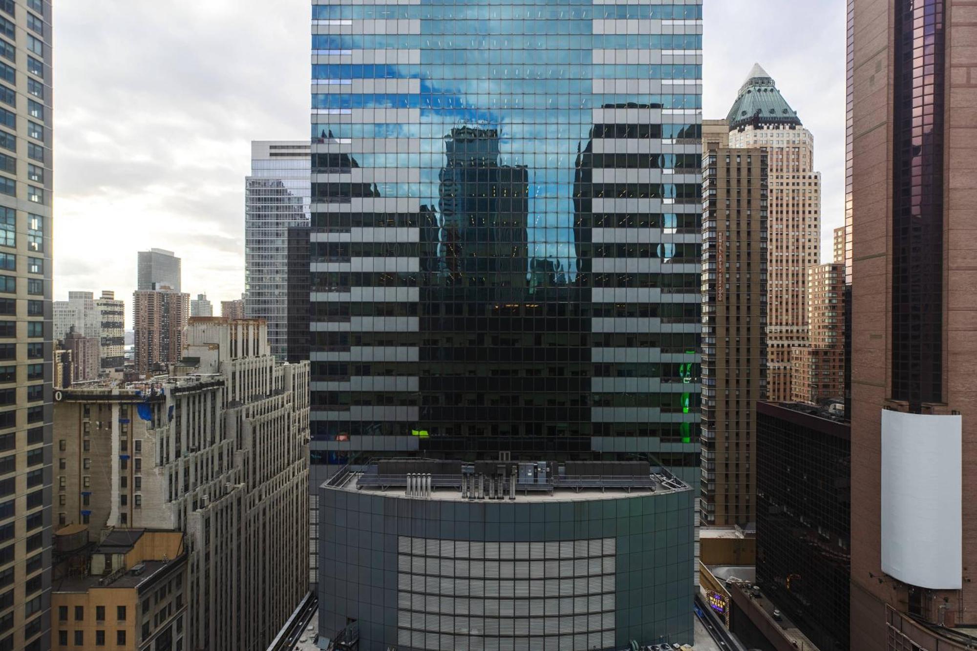 Renaissance New York Times Square By Marriott Hotel Exterior photo