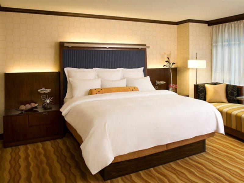Renaissance New York Times Square By Marriott Hotel Room photo